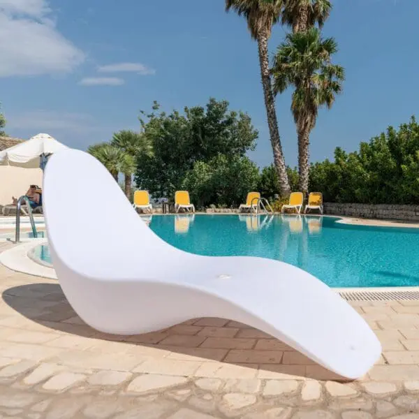 Chaise Longue Sirio Lounge Chair White Color. Entirely Made Of High Quality Pe, Modern, Luxury Item, Water Resistant. Great For Indoor And Outdoor Use. Very Uv Resistant Recyclable. Dimensions 178x62x91 Cm. - Image 8