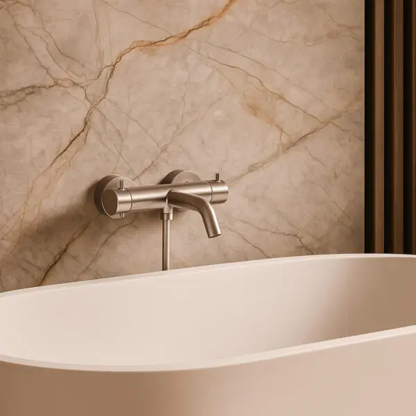 SINED LEVANTE wall-mounted bathtub mixer made of 316L stainless steel. Temperature and water outlet mixer. Suitable for indoor and outdoor use, durable and modern design. Spout or hand shower. Corrosion-resistant, ideal for outdoor use. - Image 2