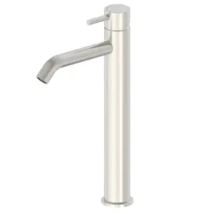 SINED LEVANTE 25 cm high basin faucet made of 316L stainless steel with mixer. Modern, corrosion-resistant finish, suitable for indoor and outdoor use. Ideal for elegant, functional and contemporary bathrooms.