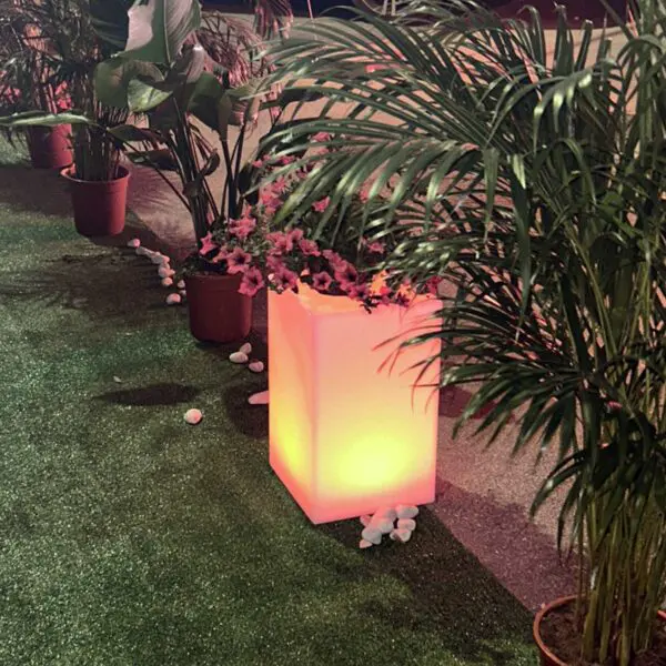 Elegant illuminated solar block SINED - Image 11
