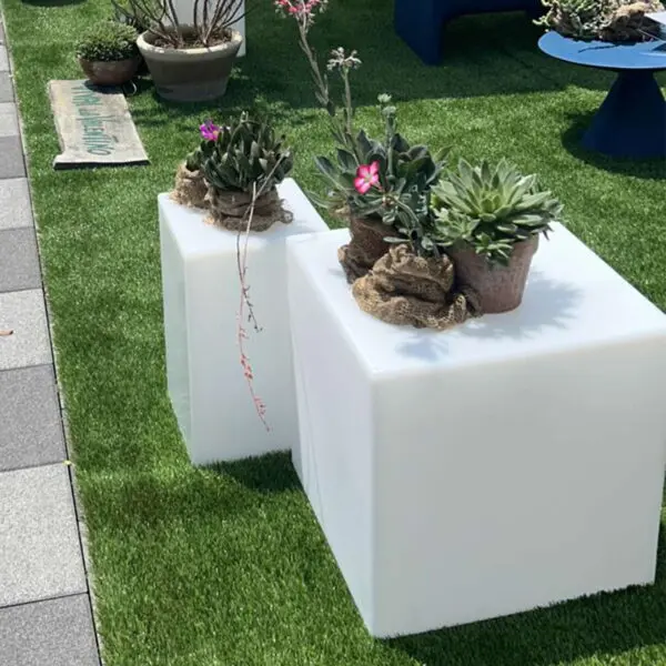 Luminous Coffee Table With Solar Panel And Solar Self-recharging Cuby Battery Made Of High Quality Polyethylene. It Recharges With Solar Energy. Stable And Safe In All Situations. Also Ideal As Indoor Or Outdoor Furniture. - Image 4