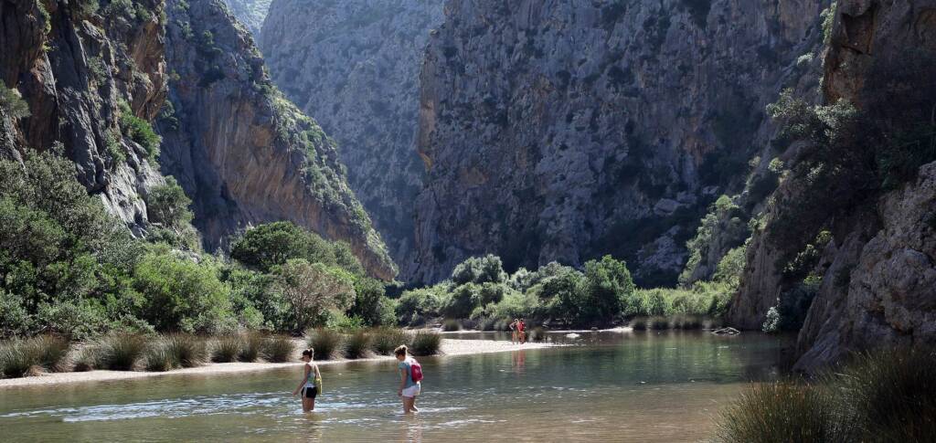 Guide in Mallorca -Kristine Oxlund is a certified tour guide who has been living on the island since 1996. Discover more at Palmallorca.com - Mallorca Community.