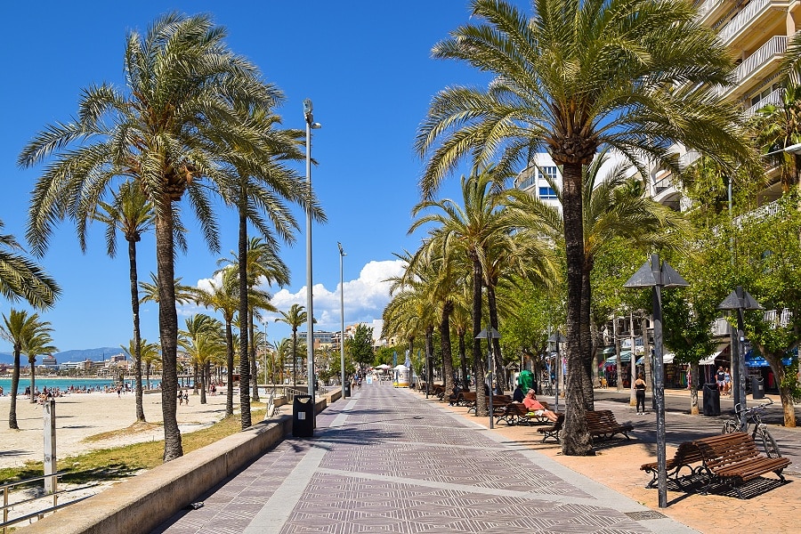 Playa de Palma in Mallorca - a big beach resort close to the city of Palma. Palmallorca.com - Palma & Mallorca Community