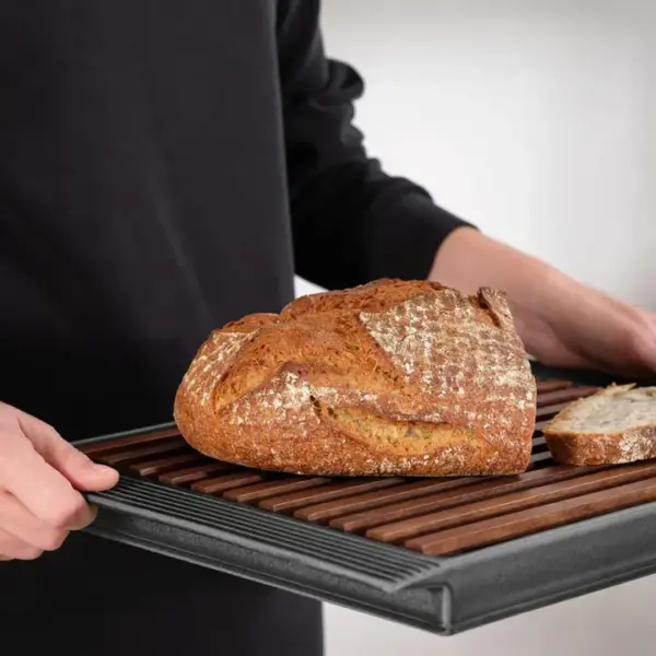 bread cutting board, black - Image 3